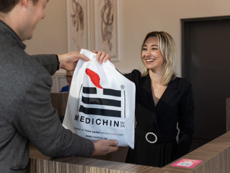 Medichin - geconcentreerde Chinese kruidenextracten, kwaliteitstheeën en acupunctuurmateriaal.